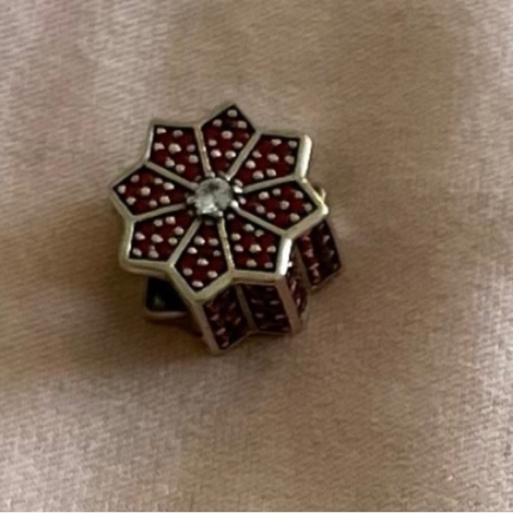 PANDORA 2016 POINSETTIA RED & CLEAR CZ CHARM
